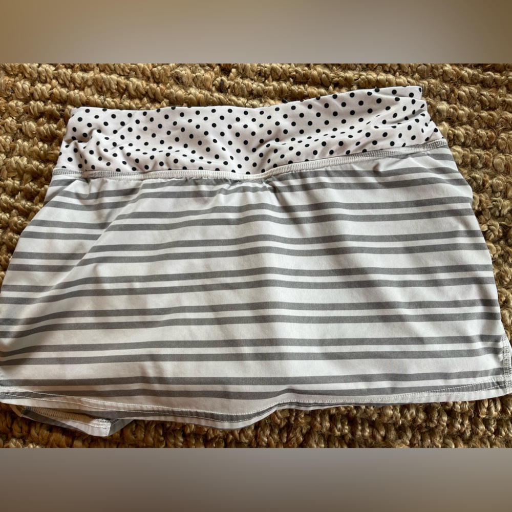 lululemon athletica White and Gray Striped Skirt with Polka Dot Waistband